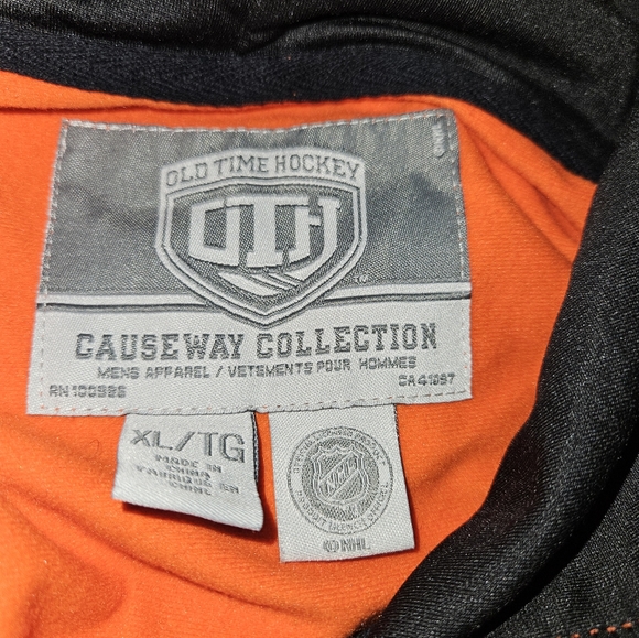 Philadelphia Flyers XL jacket. Worn once - Picture 7 of 7